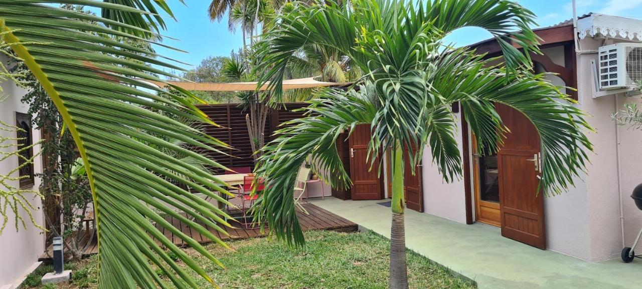 הוילה לה סאלין לה ביינס Bungalow De Charme מראה חיצוני תמונה